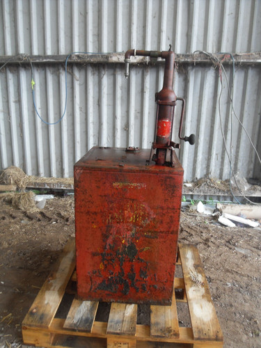 Vintage shell moto - shell, pump