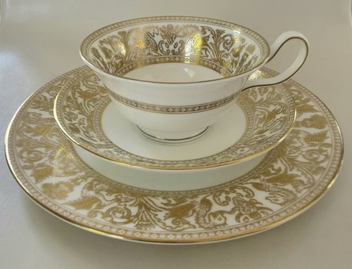 Wedgwood gold florentine - gold, trio
