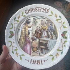 Vintage AYNSLEY Christmas Plate 1981 The Cratchit Family new in box! 
