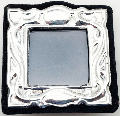 Small sterling silver easel - small,