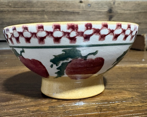 Nicholas mosse apple tiny - nicholas, bowl