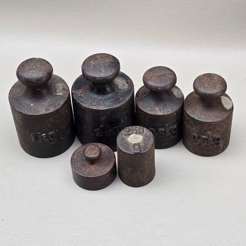 Vintage cast iron scale - cast,