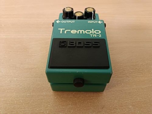 Boss tremolo effect - tr-2,