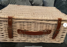 Whicker hamper/storage basket