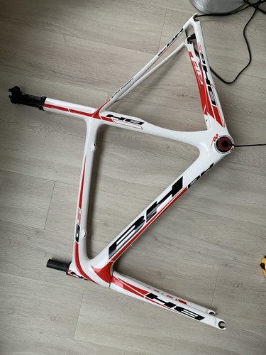 Full carbon road bike - bh,