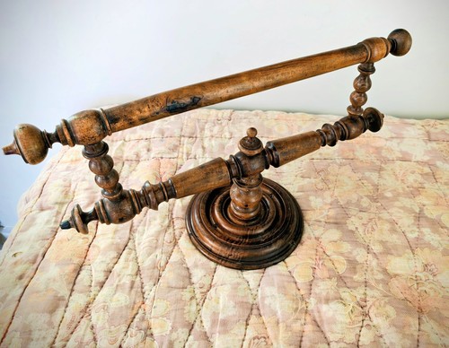 Antique walnut ceil - antique, de