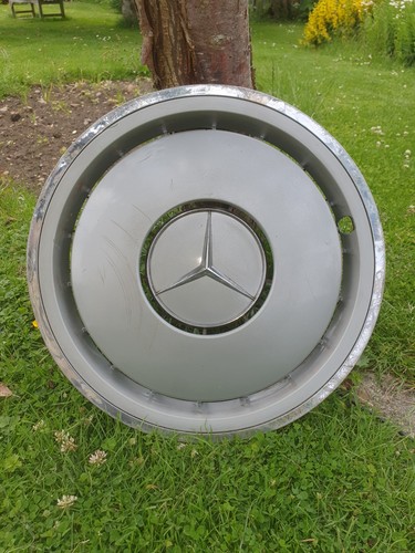 Mercedes w124 wheel trim - mercedes,
