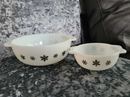 Pyrex jaj dishes milk glass - pyrex,