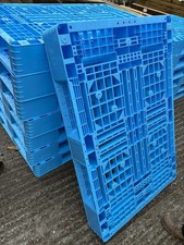 12 Plastic Euro Pallets