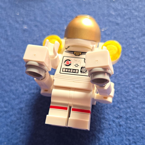 Lego astronaut minifigure - astronaut,