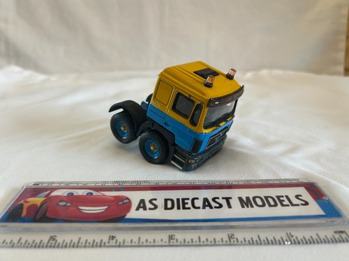 Corgi modern truck - modern, man