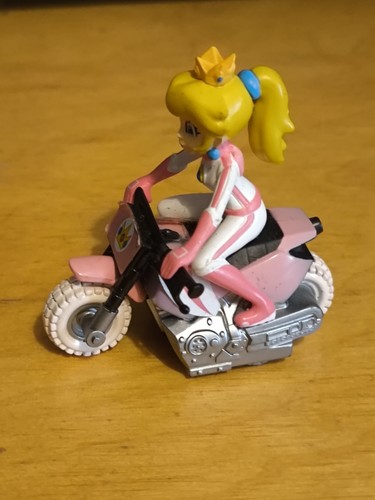 Princess peach super mario - super,