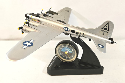 Vintage teltime flying - b-17,