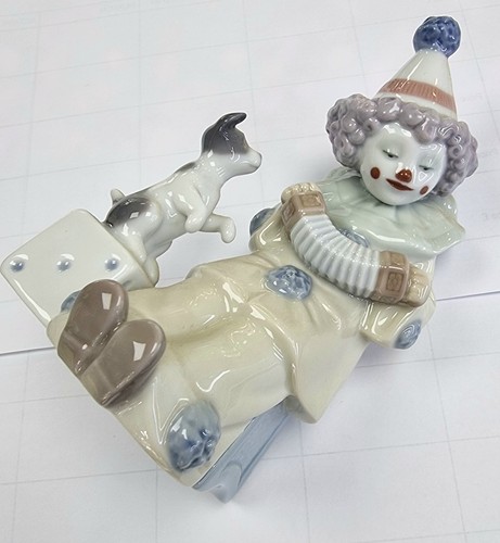 Lladro clown 5279 with - a,