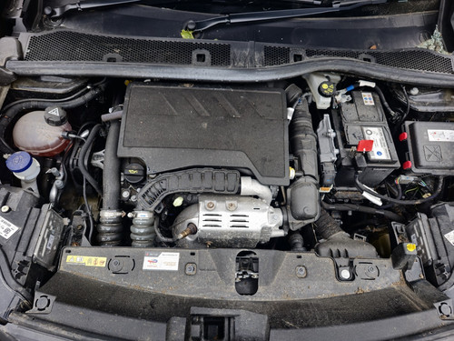 Peugeot 2008 vauxhall corsa - peugeot,