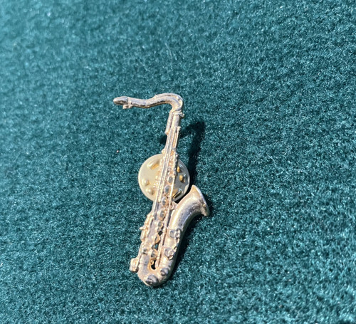 Metal saxophone pin - metal,