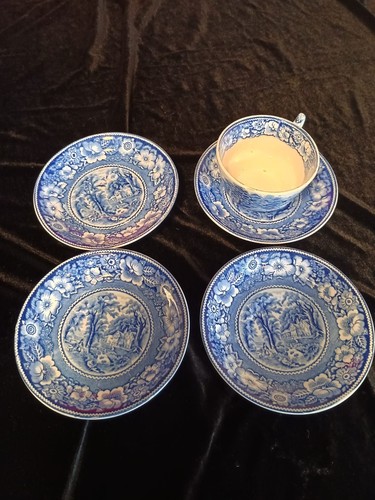 Antique britannia pottery coy - pottery,