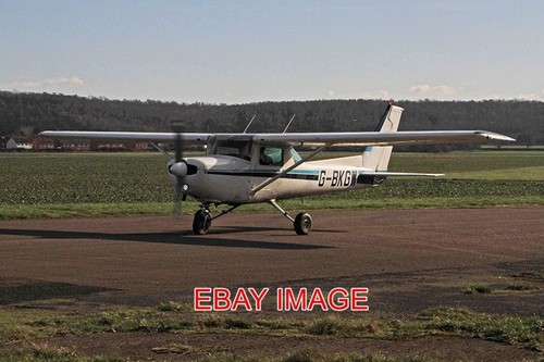 Photo bkgw cessna 152 - g-bkgw,