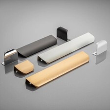 HEXA edge pull cabinet handle