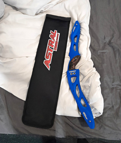 Recurve bow with - recurve,