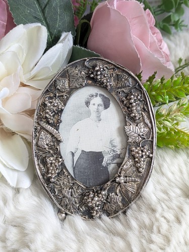 Oval silver scenes - silver,