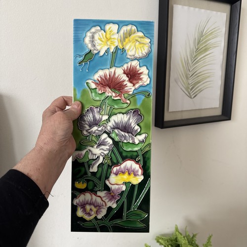 Large floral wall plaque - large,