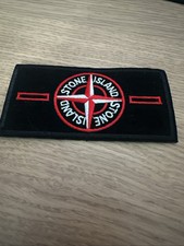 Stone Island  badge + 2 buttons , sent by royal mail 48