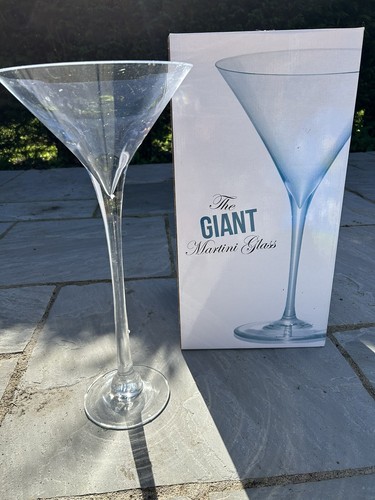Giant martini glasses table - martini, ,