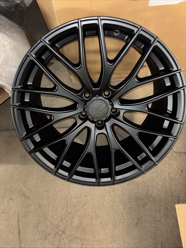 Matt black staggered - 19”,