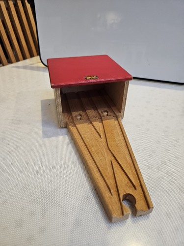 Vintage brio engine shed - engine,