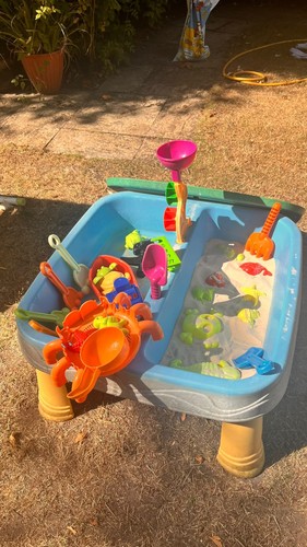 Plastic sand pit - ,