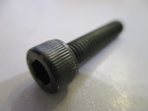 Suzuki engine 6x30 bolts - engine,