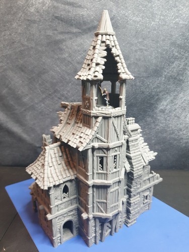Large ruined tavern fantasy - ruined,