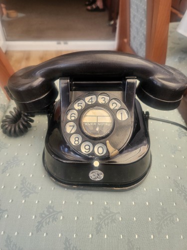 Bakelite 1930s vintage black - bakelite,