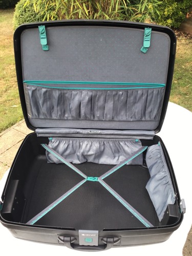Delsey large wheeled hardshell - large,