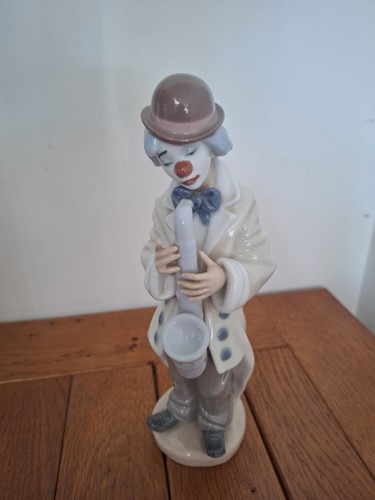 Lladro figurine sad - lladro, figurine,sad