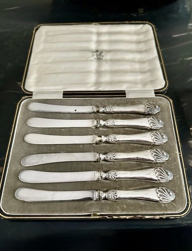 Silver handled 1919 butter - 6x,