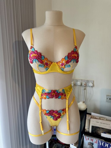 Royal dress forms - forms, penelope