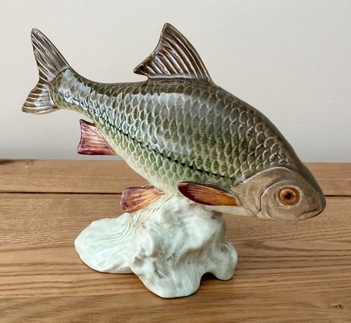 Lovely beswick roach model - beswick,