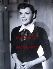 JUDY GARLAND - PHOTOGRAPH -