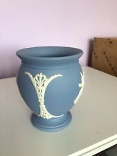 WEDGWOOD  BLUE  JASPER  CAMEO POSY POT/VASE 1970 4" TALL