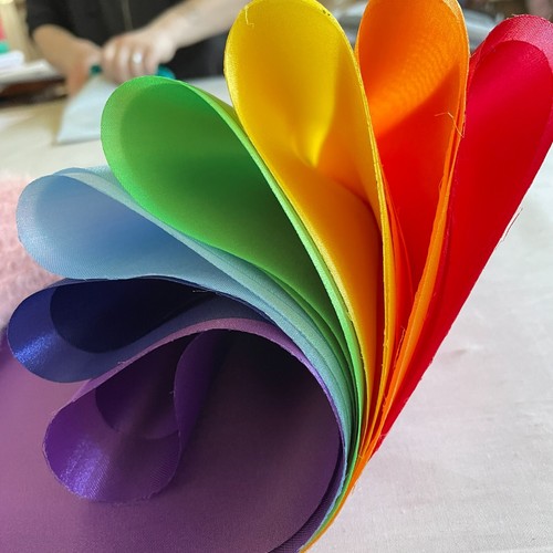 Rainbow color mix puffy - color,