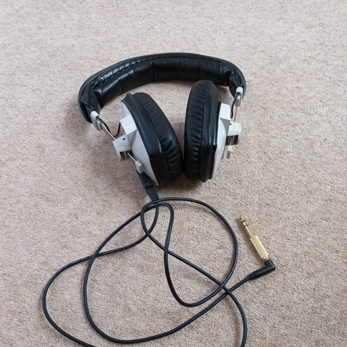 Beyerdynamic dt100 headphones - beyerdynamic,