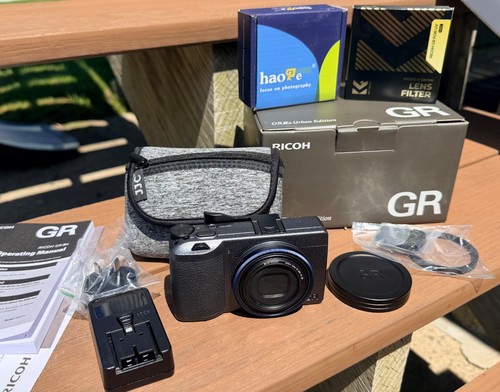 Ricoh iiix urban edition - ricoh,