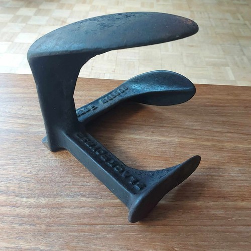Vintage cobbler cast iron - vintage, cobbler's