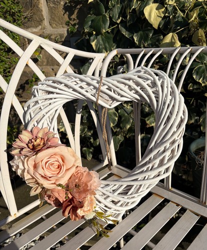 Cottege core floral - , wicker