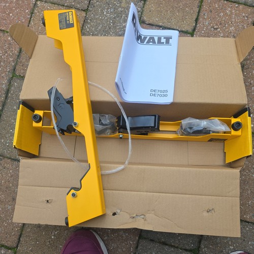 Dewalt de7025 mounting - de7025,
