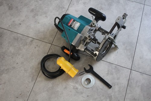 Makita 3612 110v - router, with