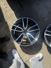 19-inch, twin-spoke alloy
