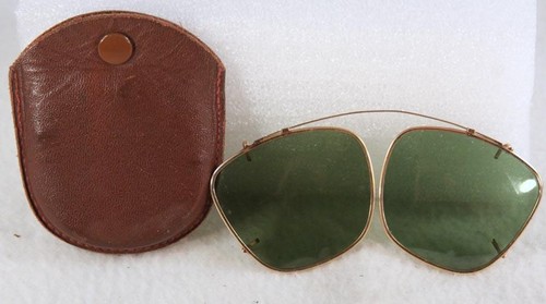 Vintage 1950 polaroid clip - 1950's,